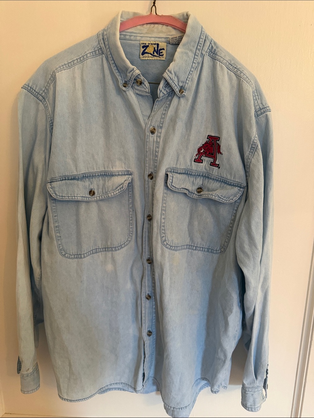 Vintage University of Arkansas Razorback Large Light Wash Denim Button-Up Shirt